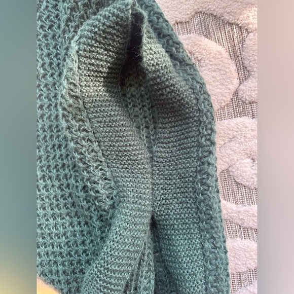 LC Lauren Conrad Green Poncho - Picture 5 of 5